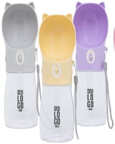 Garrafa Bebedouro Pet 420ml: Perfeita para manter seu pet hidratado durante os passeios ou viagens. Prática, segura e resistente, com capacidade ideal para as necessidades do seu companheiro. Escolha qualidade e bem-estar para o seu animal de estimação!