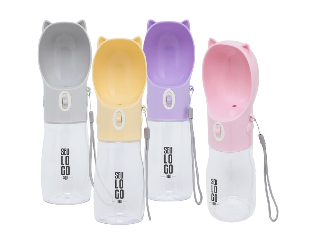 Garrafa Bebedouro Pet 420ml: Perfeita para manter seu pet hidratado durante os passeios ou viagens. Prática, segura e resistente, com capacidade ideal para as necessidades do seu companheiro. Escolha qualidade e bem-estar para o seu animal de estimação!