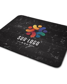 Mouse Pad 5mm c/ Base Antiderrapante na cor rosa, com design de mapa dos Estados Unidos da América em um envelope aberto. Em destaque, a bandeira dos Estados Unidos e o símbolo do dólar. Ideal para uso em escritórios e como suporte para mouse de computador.