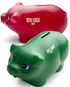 Imagem de um cofre plástico cor de rosa em forma de porquinho, utilizado para economizar dinheiro e fazer investimentos financeiros. O cofre tem um design de porquinho bonito e é ideal para guardar moedas e notas. Ideal para ensinar crianças sobre a importância de poupar dinheiro.