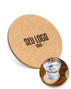 Porta copo em cortiça marrom, feito de material isolante orgânico. Ideal para apoiar copos e bebidas.