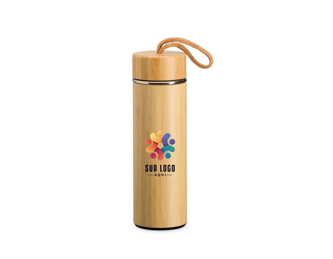 Garrafa Térmica Bambu 400ml com Infusor - Mantenha suas bebidas quentes ou frias por mais tempo com essa garrafa térmica sustentável. Feita com bambu ecológico, possui um infusor para adicionar chás e frutas. Ideal para levar para o trabalho, academia ou passeios ao ar livre. Prática, versátil e eco-friendly! A garrafa térmica perfeita para quem busca estilo e sustentabilidade. Aproveite!