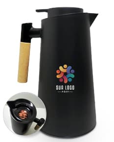 Garrafa Térmica 1 litro - Mantenha suas bebidas sempre na temperatura ideal! Ideal para chás, cafés, sucos e água. Feita em aço inoxidável com capacidade de 1 litro, mantém líquidos quentes por até 12 horas e frios por até 24 horas. Perfeita para levar para o trabalho, academia ou viagens. Um produto essencial para o seu dia a dia! Compre já e garanta praticidade e economia.
