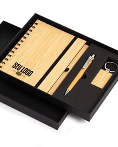 Kit Executivo Ecológico 3 Peças - Notebook, Bloco de Notas e Caneta Reciclados para Escritório e Negócios. Ideal para anotações, planejamentos e reuniões. Produto sustentável, feito com materiais reciclados. Organize sua rotina com estilo e consciência ambiental.