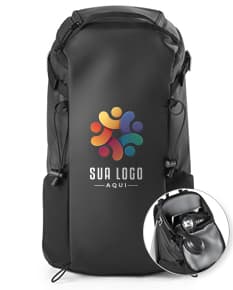 Mochila Hiking em couro preto moderna e elegante para viagens e negócios. Com alça resistente, zíper e design fashion. Perfeita para carregar seus equipamentos com estilo e praticidade. Ideal para suas aventuras e passeios.																	
