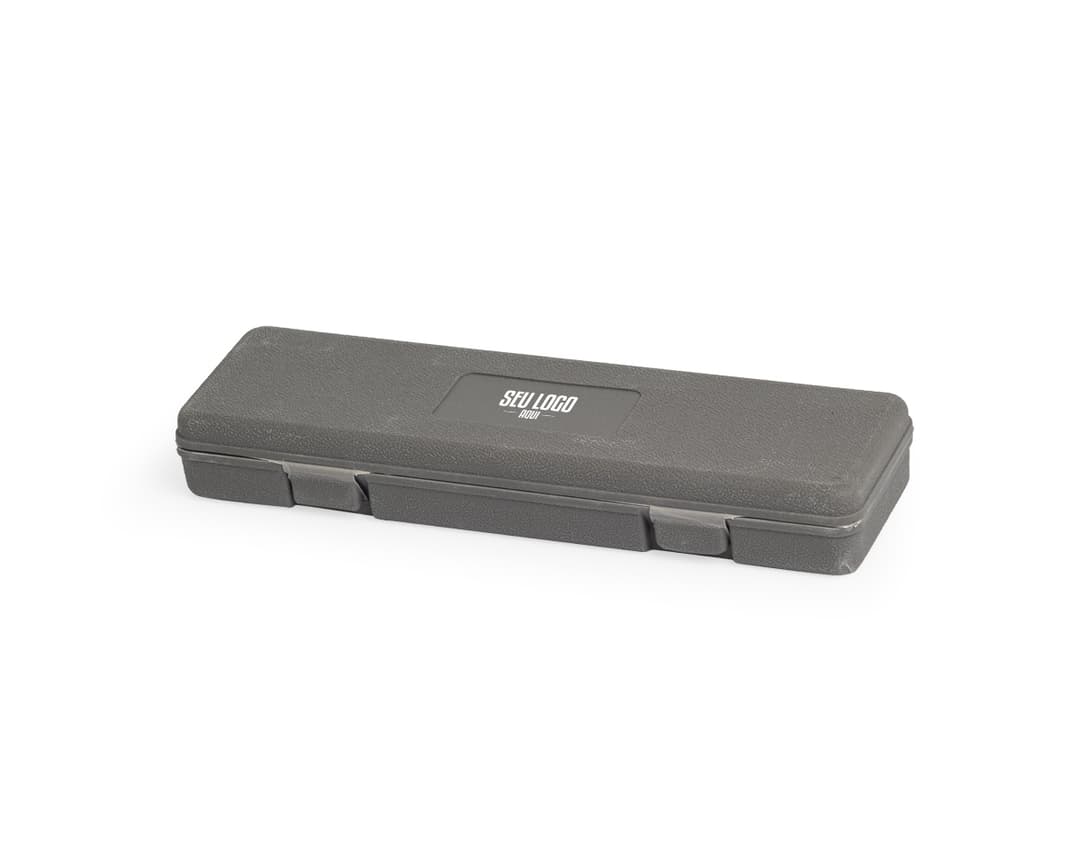 Kit ferramenta com 10 peças em metal e plástico, incluindo chave inglesa, cabo, chave de fenda, chave de fenda, alicate, chaves de fenda, martelo, e mais. O kit é portátil, compacto e ideal para trabalhos de manutenção e reparos.