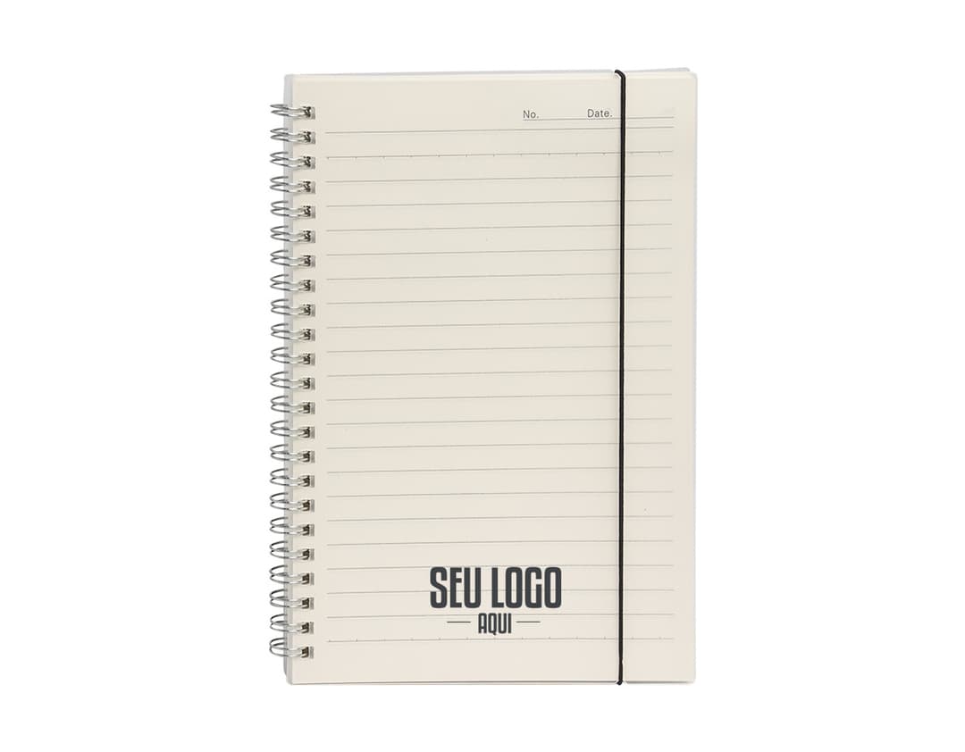Produto: Caderno A5 Plástico. Cor rosa com capa plástica, tamanho A5 e folhas pautadas.