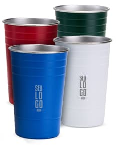 Copo de inox com capacidade para 480ml.