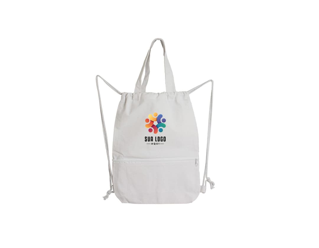 Mochila Saco Lona preta feminina, com alças de couro e zíper. Design elegante e casual, ideal para carregar objetos pessoais.