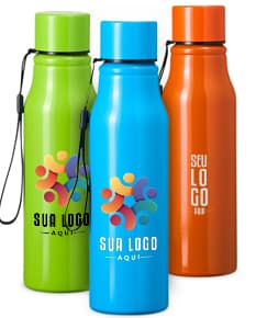 Garrafa de plástico transparente de 750ml com tampa, utilizada para armazenar líquidos.