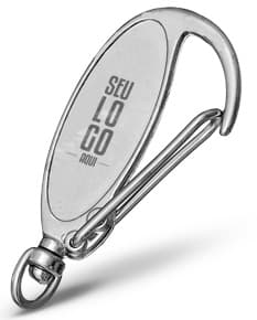 Chaveiro Mosquetão Oval prateado com formato oval e argola para fixação de chaves.