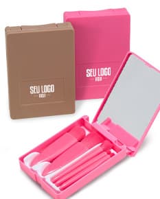 Kit Pincel 5 Peças: conjunto de cinco pincéis de diferentes tamanhos e formatos para maquiagem.