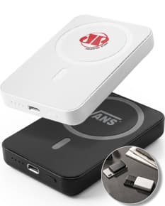 Escaneador de alta tecnologia com teclado e tela de computador, utilizado para comunicação e armazenamento de dados. Possui conexão wireless e alto-falante integrado, além de ser compacto e portátil. Ideal para uso em escritórios e ambientes empresariais. Coloração preta e prateada, feito de plástico resistente e durável. Inclui botões de controle e keypads para facilitar a utilização.