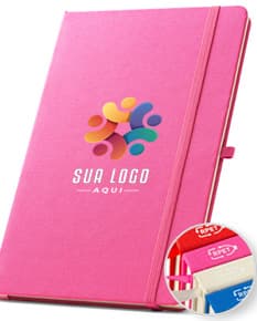 Caderno A5 de capa dura azul com elástico e marcador de páginas.