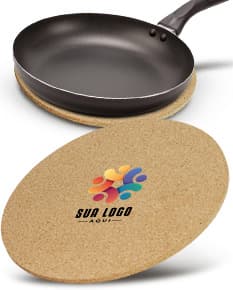 Descanso de Panela Cortiça 15cm - Produto em cortiça de 15cm de diâmetro para proteger superfícies de queimaduras de panelas quentes.