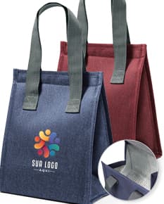Bolsa térmica em poliéster em cor azul-marinho, com alça ajustável e fecho em zíper.