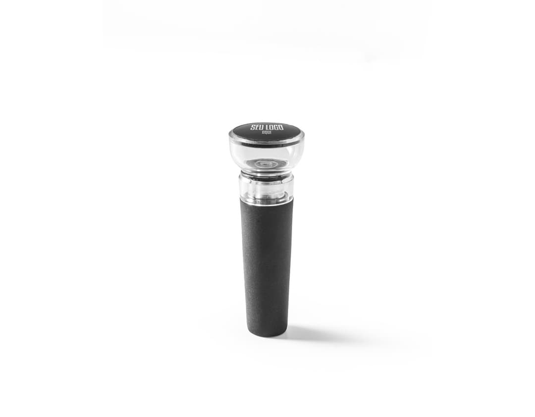 Rolha de vinho de madeira com detalhes de cortiça e metal.