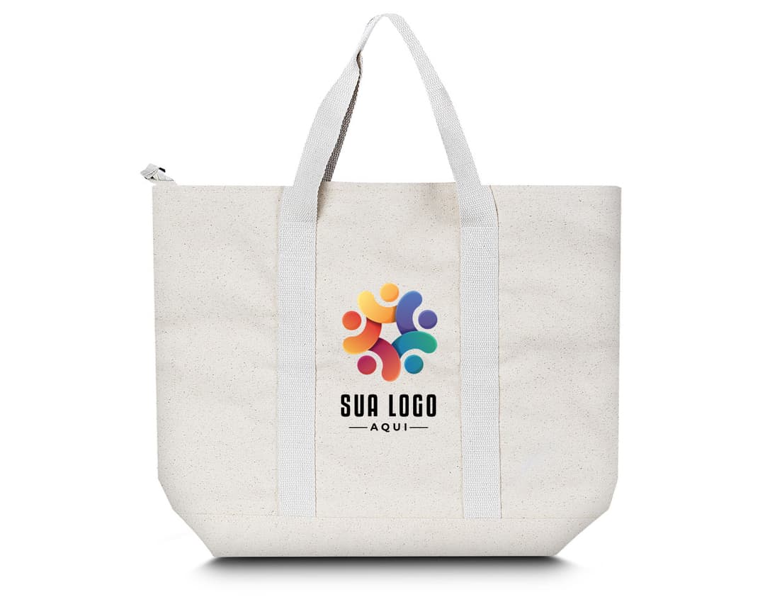 Bolsa de algodão marrom, estilo vintage, textura de papel envelhecido. A embalagem está vazia e aberta, com alça de couro. Ideal para compras e presente. Meio suja e manchada, transmitindo um ar de elegância e sofisticação.
