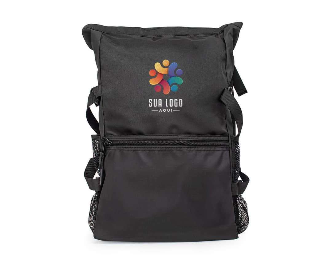 Mochila de Couro Sintético 34 Litros em cor neutra.