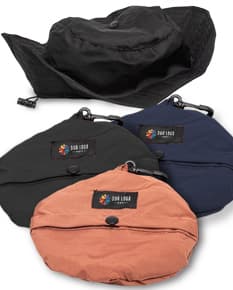 Chapéu Bucket Dobrável em cor preta, feito de material resistente e com aba larga.