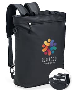 Mochila PU 18 litros na cor preta, com alças ajustáveis e bolsos laterais.