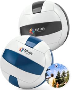 Bola de vôlei em PVC com design 3D, símbolo de um esporte de equipe e competição internacional. A bola possui detalhes gráficos em preto e prata, representando um game equipment para competir em campeonatos nacionais e internacionais. A imagem mostra a bola em um ambiente de escritório, destacando a conexão entre o esporte e o mundo dos negócios.