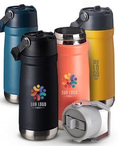 Garrafa térmica 550ml em aço inoxidável, na cor preta, com tampa rosqueável e alça emborrachada.