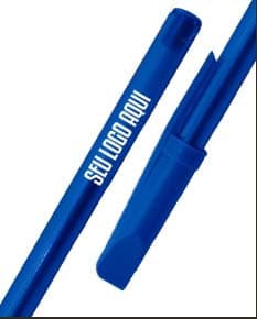 Caneta plástica azul sobre fundo branco.