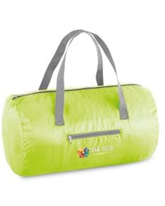 Sacola esportiva dobrável de cor preta, confeccionada em tecido resistente e com alças para facilitar o transporte. Ideal para atividades esportivas e práticas do dia a dia.
