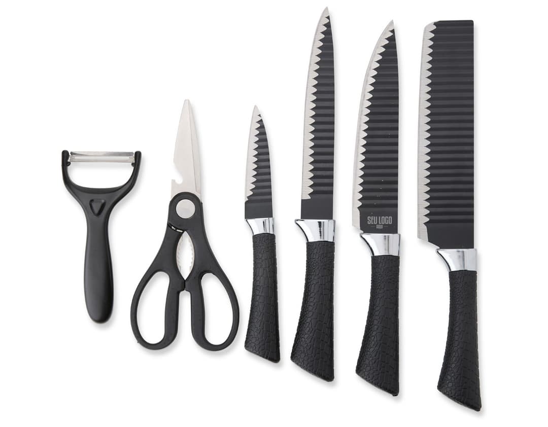 Kit Churrasco 6 Peças - Conjunto de utensílios para churrasco, contendo faca, garfo, espátula, pegador, escova e luva térmica. Apropriado para preparar e servir carnes grelhadas.