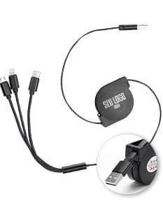 Cabo USB retrátil 3 em 1 em cores preta e branca, mostrando a versatilidade do produto.