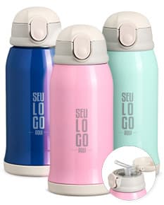 Garrafa térmica de 550ml em aço inoxidável com tampa rosqueável e design moderno.
