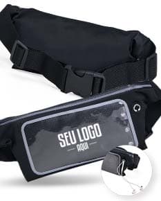 Pochete esportiva lycra preta de couro para transporte de objetos durante atividades esportivas, feita de material resistente e prática para guardar objetos pequenos.