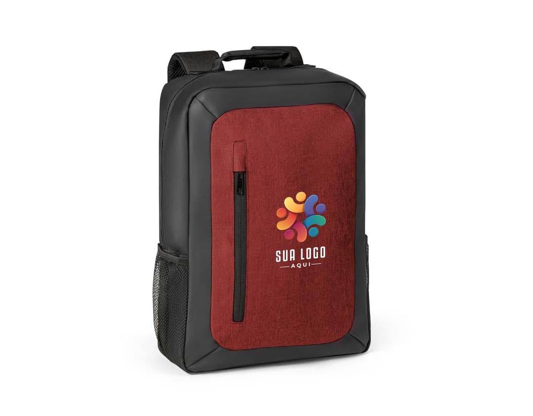 Mochila para notebook preta de couro, moderna e elegante, com compartimento para notebook, organizador interno, alças ajustáveis e fecho em metal. Ideal para transporte de equipamentos eletrônicos e objetos pessoais durante viagens ou para uso diário.