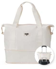 Bolsa esportiva feita de poliéster preto com alças, fecho de zíper e logo de marca branca na frente.