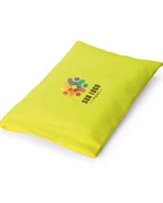 Bolsa em poliéster de cor preta, com alça ajustável e compartimentos internos.