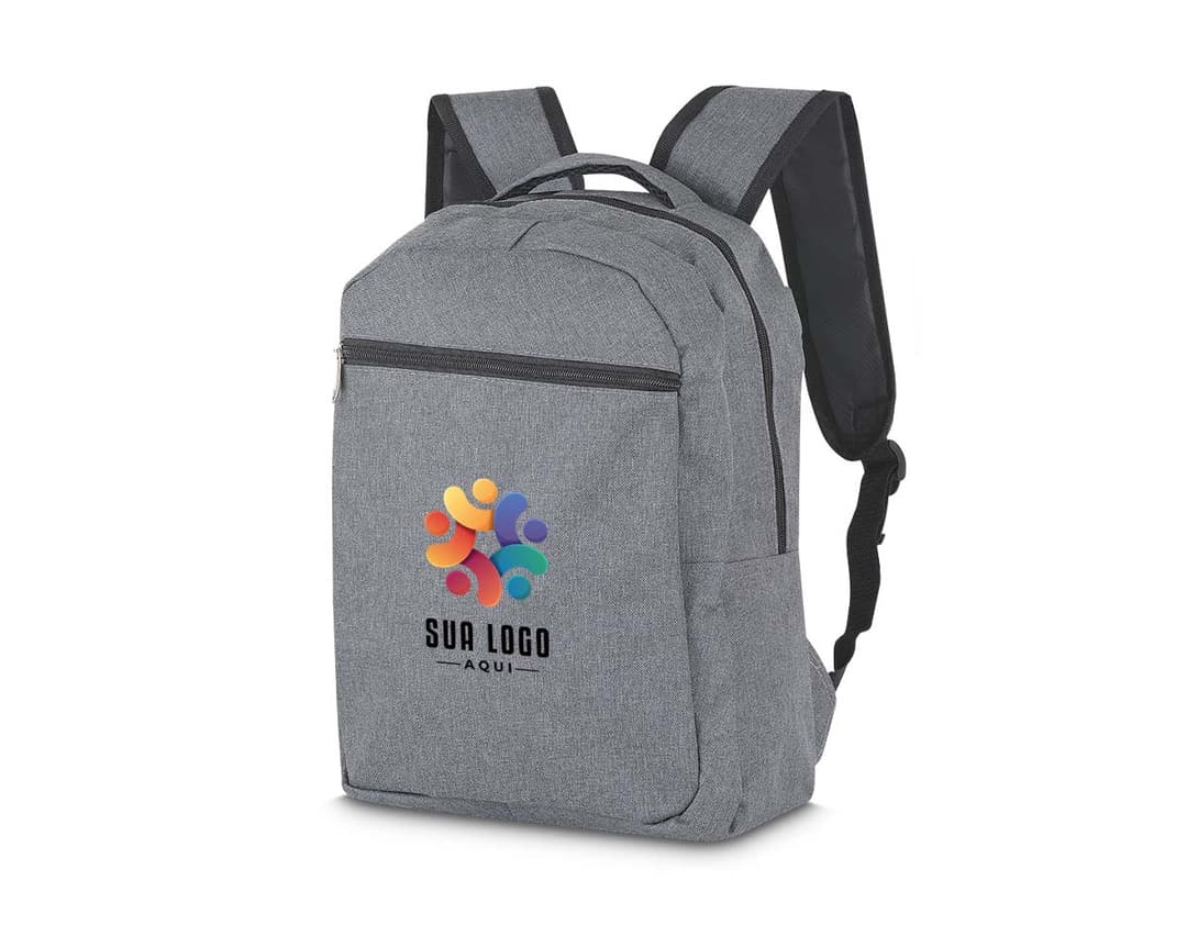 Mochila para Notebook na cor preta, com compartimento acolchoado para laptop e bolsos frontais para acessórios. Alças acolchoadas e ajustáveis para maior conforto no transporte.