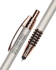 Caneta metal touch na cor prata com detalhes em preto, possui ponta touch para uso em telas sensíveis ao toque.