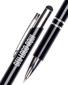 Caneta metal touch em cor prata com detalhes em preto e ponta touch screen.