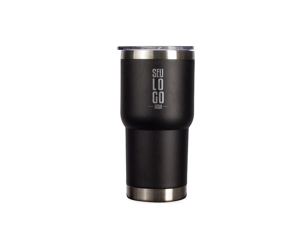Copo térmico de 500ml em cor branca com tampa de rosca e base antiderrapante.