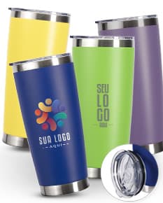 Copo térmico 500ml na cor azul, feito de aço inoxidável com tampa e alça.