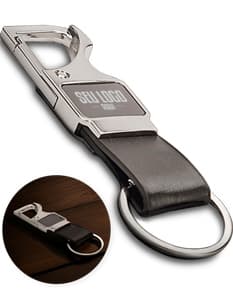 Chaveiro de metal com mosquetão e acabamento em couro animal preto. Elegante e moderno, combina estilo e praticidade. Ideal para uso pessoal ou comercial.