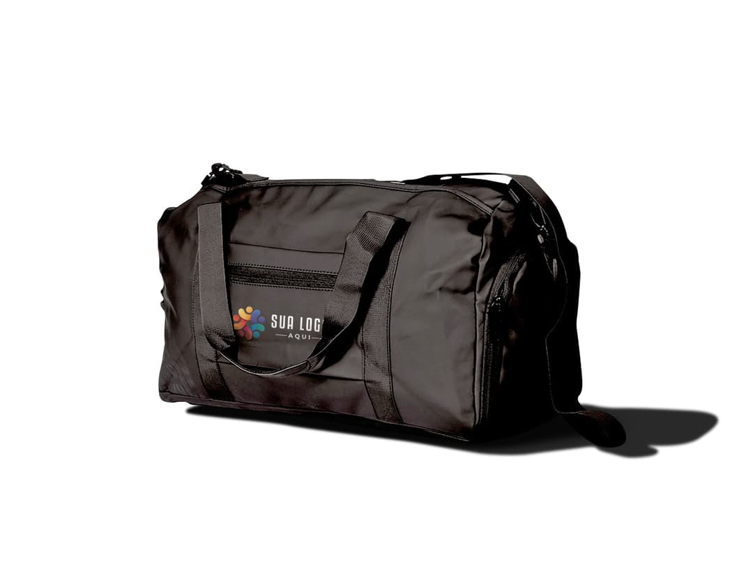 Bolsa em couro sintético de 32 litros, na cor preta, com alça de mão e alças para usar nas costas. Possui zíper, bolsos e é elegante para viagens ou uso diário.