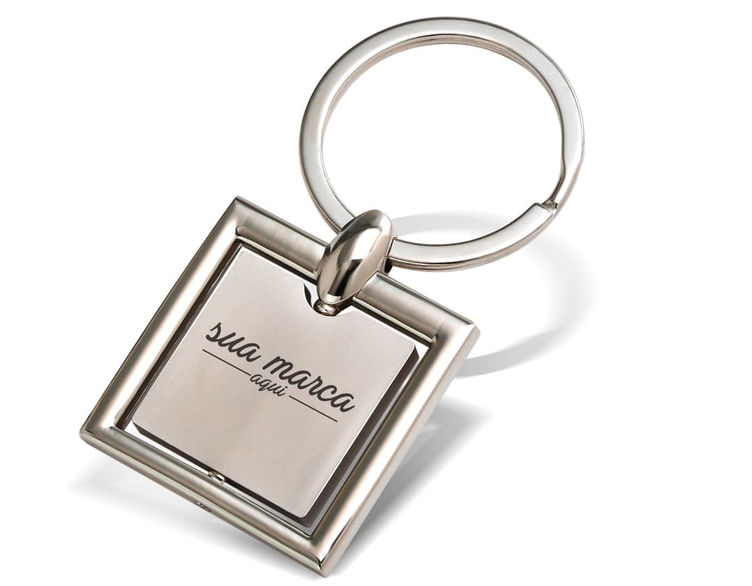 Chaveiro de metal giratório - 04: um brinde sofisticado e funcional para presentear seus clientes e colaboradores. Este elegante chaveiro é ideal para manter suas chaves organizadas com um toque de estilo. Garanta já o seu!
