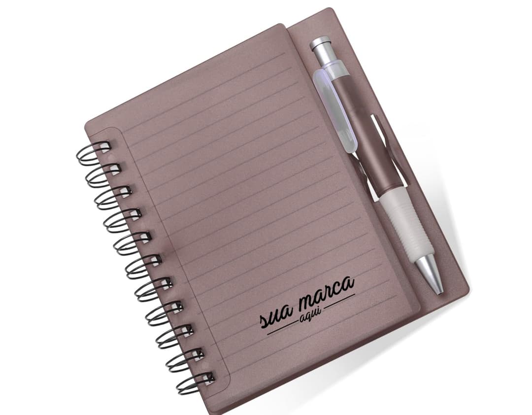 Bloco de anotações plástico - 07: Ideal para o seu escritório ou estudos! Com design moderno e espaço para suas anotações, é perfeito para organizar suas tarefas diárias. Tenha sempre à mão o que precisa com esse equipamento de papelaria prático e funcional. Adquira já o seu!