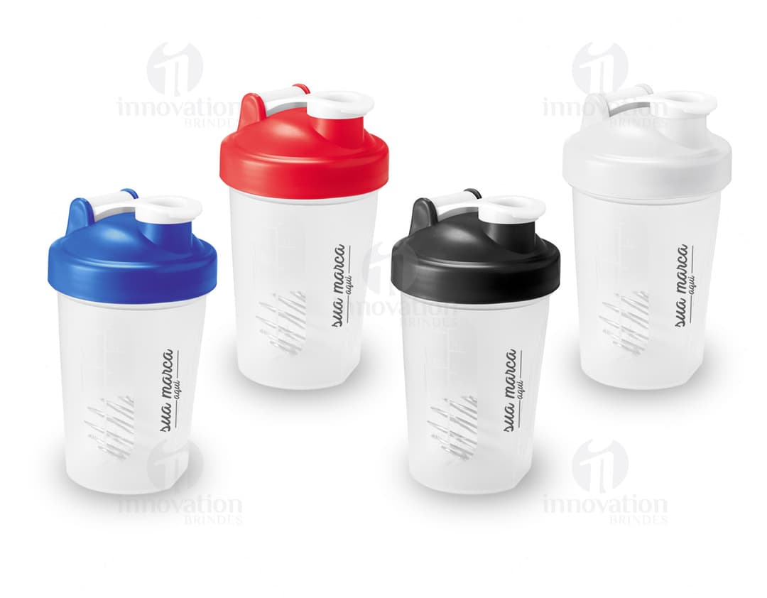 Shaker 550ml - Ideal para preparar suas bebidas favoritas de forma prática e eficiente. Feito em plástico resistente, possui capacidade de 550ml. Perfeito para levar para o trabalho, academia ou passeios. Garanta o seu agora e mantenha-se sempre hidratado!