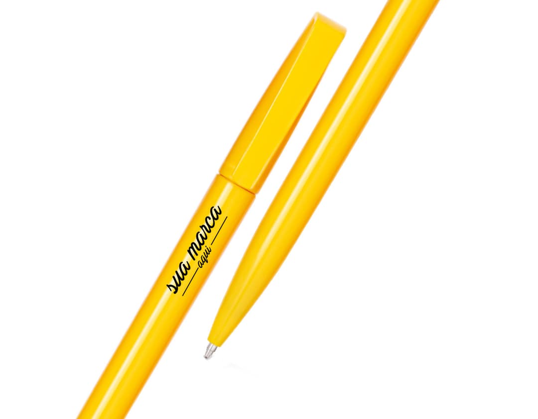 Caneta plástica de carga seca, perfeita para usar na escola, no escritório ou em casa. Ideal para quem busca praticidade e criatividade na hora de escrever e desenhar. Garanta já a sua!