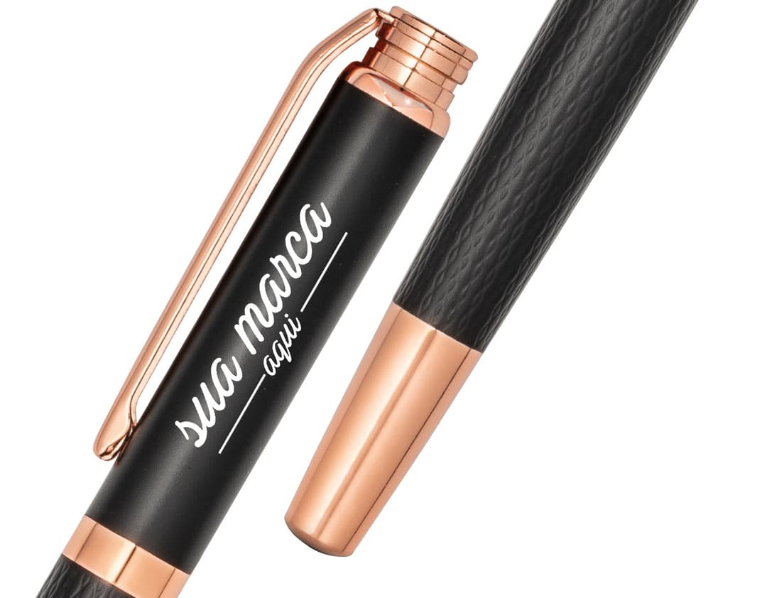 Caneta de metal elegante e sofisticada para presentear. Ideal para escrita suave e precisa, perfeita para uso escolar, profissional ou corporativo. Acompanha estojo de luxo. Compre já!