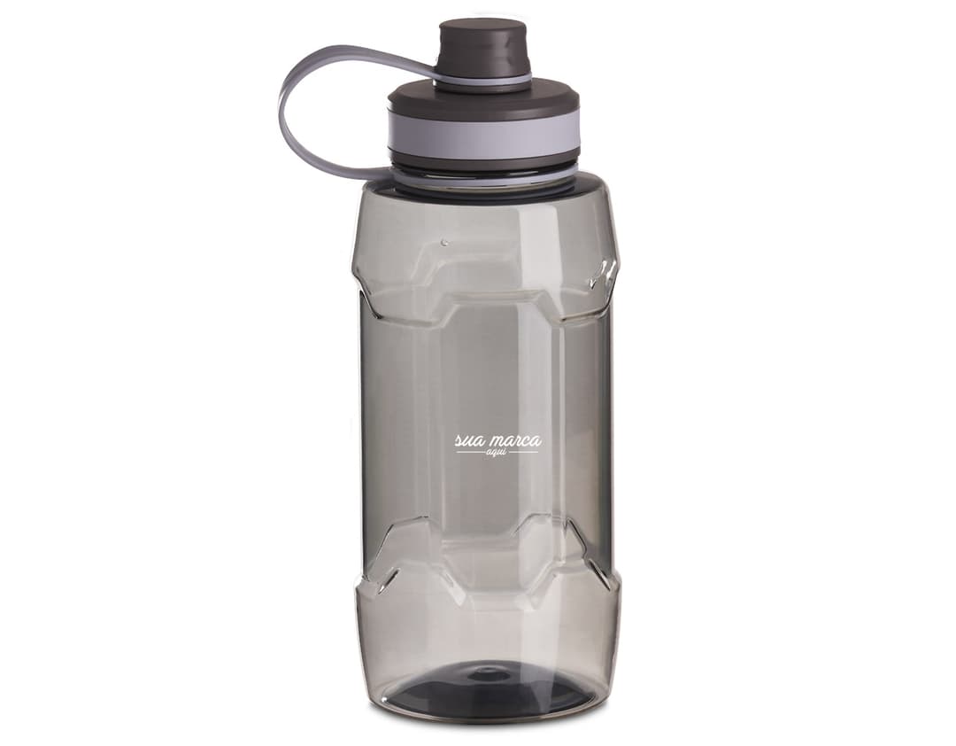 Garrafa squeeze plástica de 1500ml, perfeita para te manter hidratado durante o dia. Feita em material resistente e transparente, ideal para água, sucos e outras bebidas saudáveis. Mantenha-se saudável e refrescado com essa garrafa prática e de qualidade.
