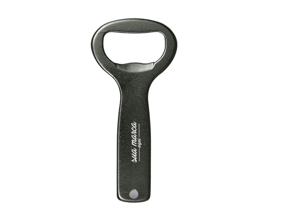 Abridor de garrafas de metal com design moderno e resistente. Perfeito para abrir suas bebidas favoritas com praticidade e estilo. Ideal para brindes corporativos. Adquira já o seu!